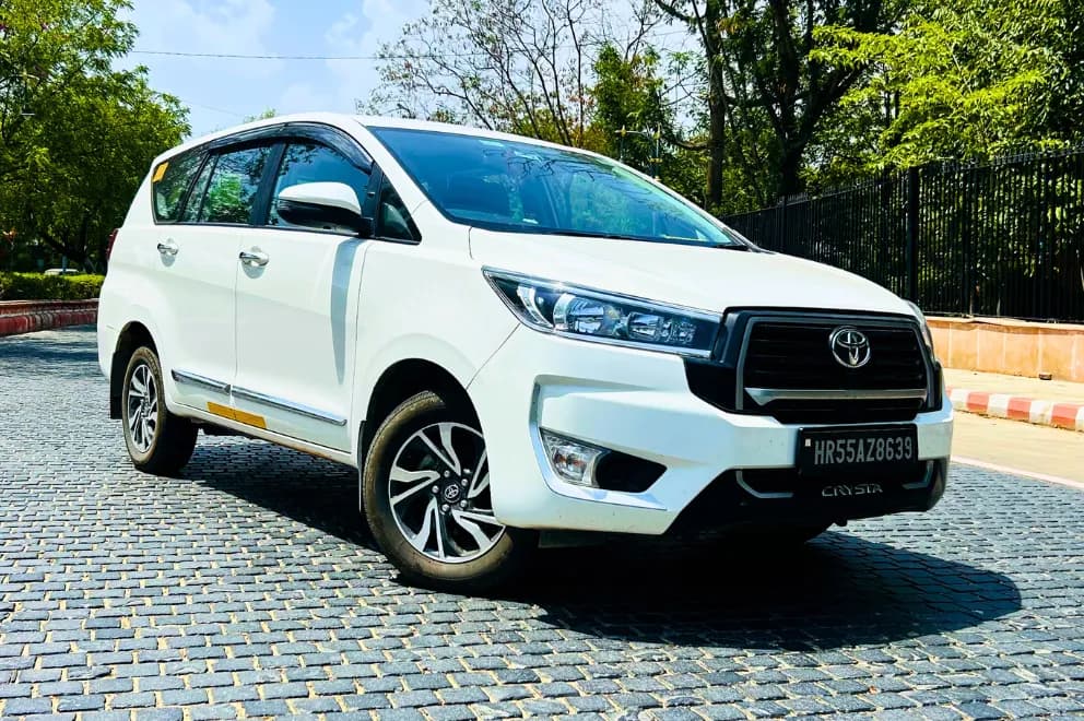 Toyota Innova Cyrsta