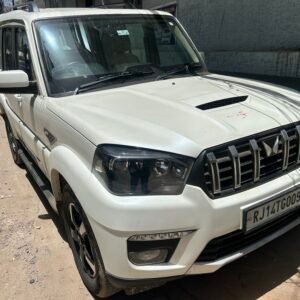 Mahindra Scorpio S11